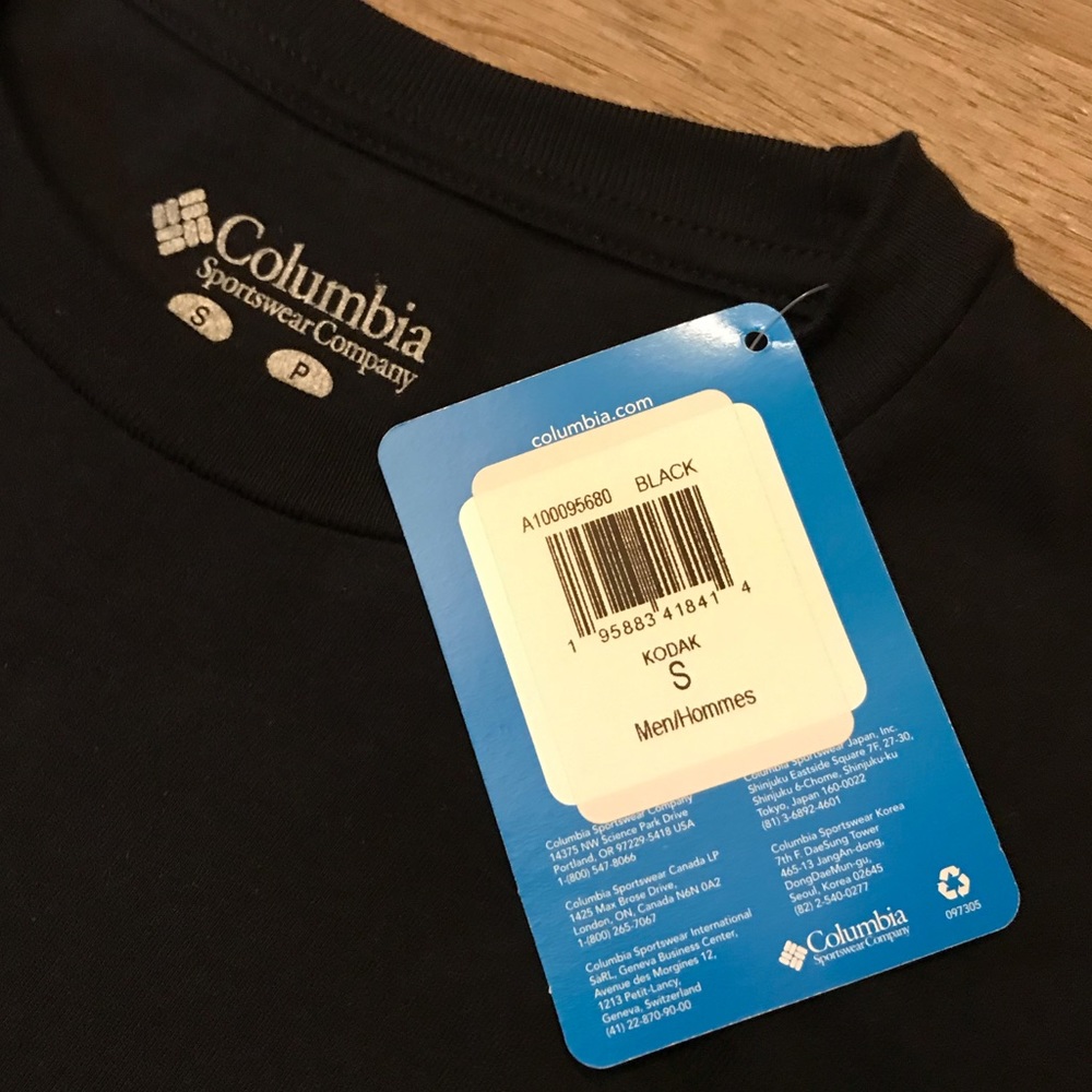Sold- Columbia Graphic Tee Bear - Picture 7 of 8